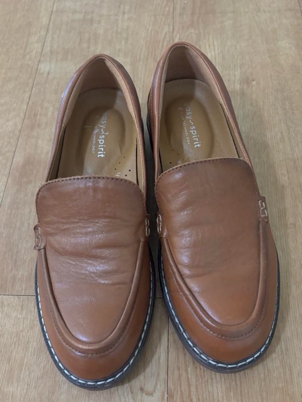 Easy Spirit Tan/Brown Leather Slip-On Loafers